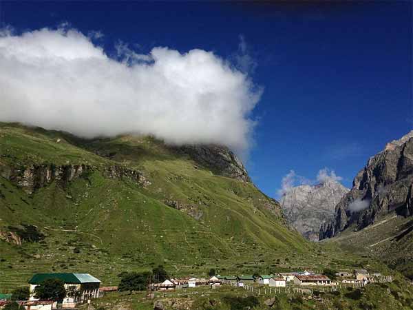 ट्रेकिंग
