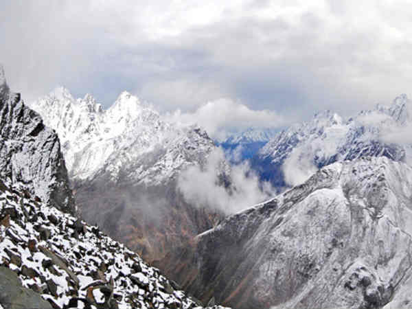 पहला दिन ट्रेक फॉर्म कफनु - मल्लिंग (3,100 मी) 7 घंटे 5 घंटे