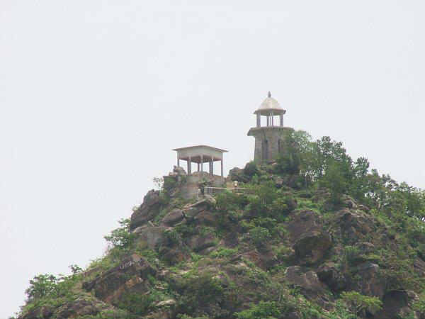 हजारी झील