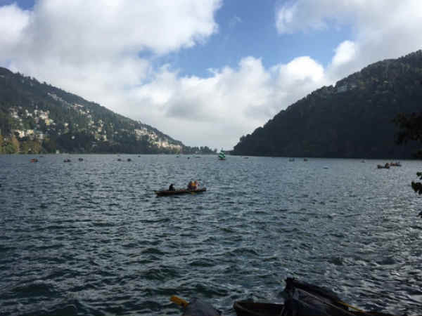 अप्रैल में नैनीताल में हनीमून क्यों