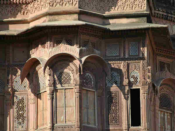 शाही अंदाज़ में इस शाही शहर की सैर