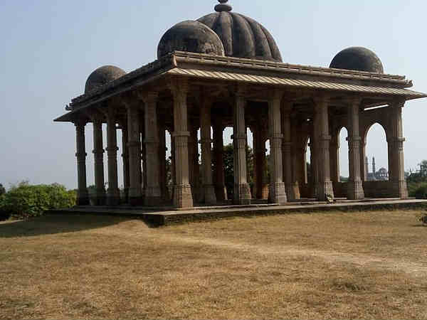 चंपानेर-पावनगढ़ पुरातत्व उद्यान