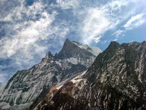 देव पर्वत खंडहर