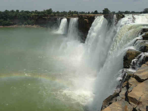7 धारायों में बंटती नदी