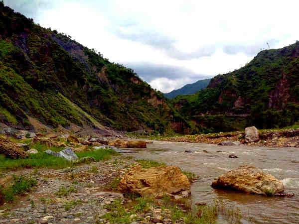 खूबसूरत घाट सड़के