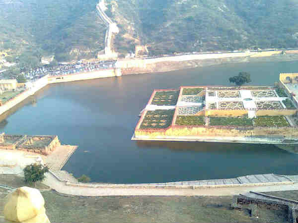 किसके नाम पर पड़ा है नाम?