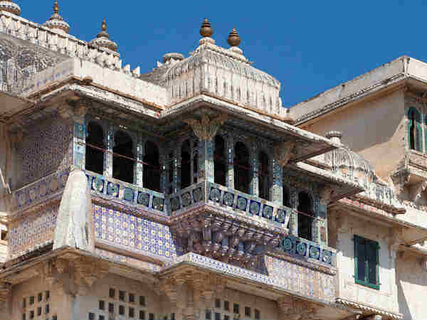 कैसे पहुंचे उदयपुर