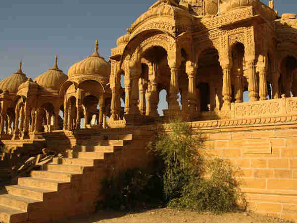 कैसे पहुंचे जैसलमेर