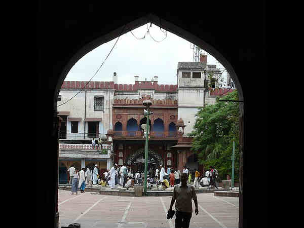 मंदिर के तीन दरवाजे