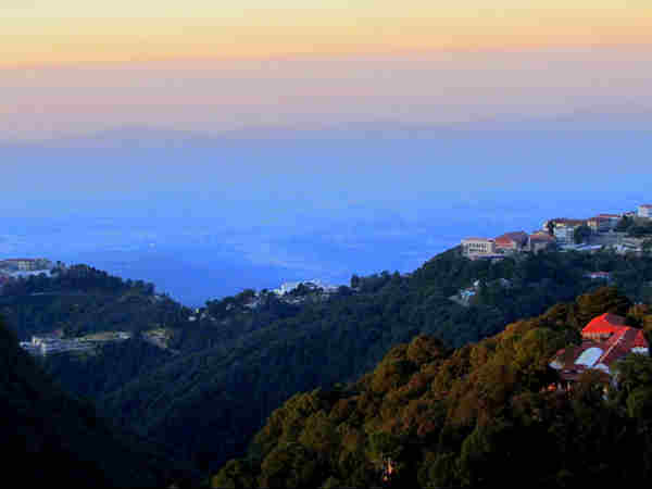 सर्दियों में ले बर्फबारी का मजा