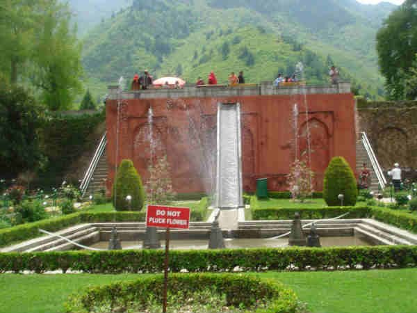 निशात बाग, श्रीनगर