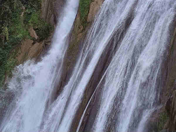 केम्पटी फॉल (मसूरी)