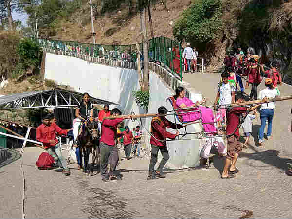 कटरा से 14 किमी चढ़ाई