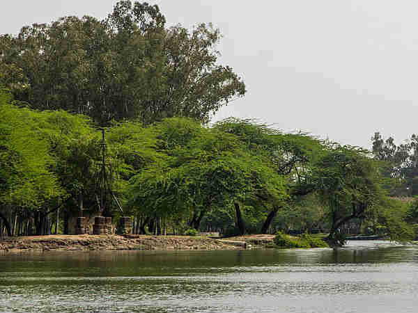 संजय लेक