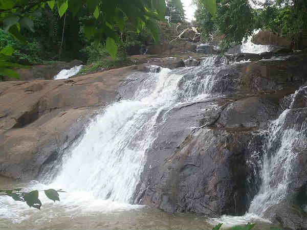 अरुविखहुजी वाटरफॉल