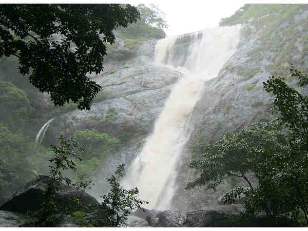 पलरुवी फॉल्स
