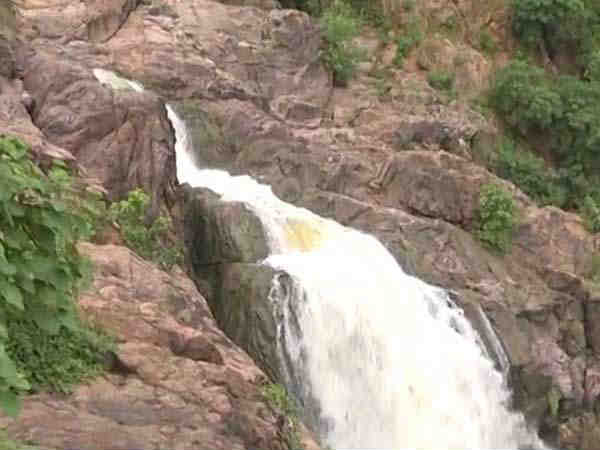 गायत्री वॉटरफाल