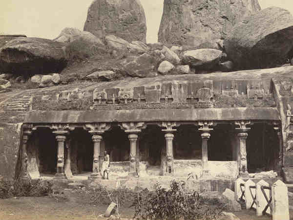 गुफाएं