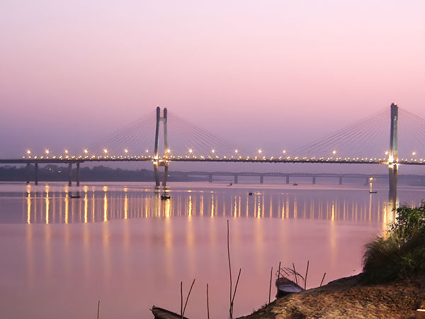 कैसे पहुंचे इलाहाबाद