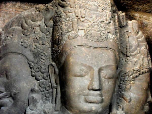 क्या है गुफा के अंदर?