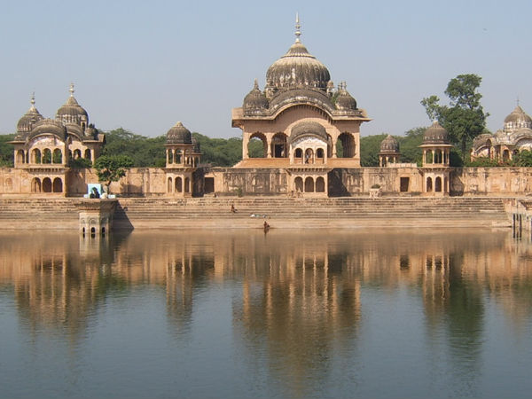 बस द्वार