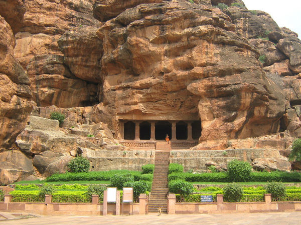 बादामी