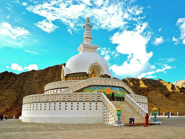 शांति स्तूप का निर्माण
