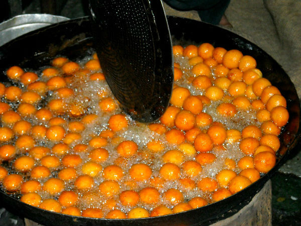 sarafa-bazaar-the-mecca-of-street-food sarafa-bazaar-the-mecca-of-street-food