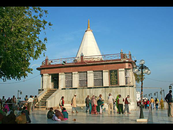 रहस्यमयी मंदिर