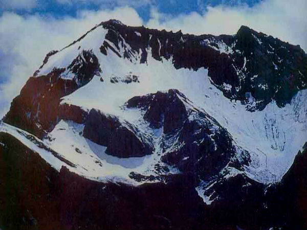 ऊं पर्वत और स्वास्तिक का आकार