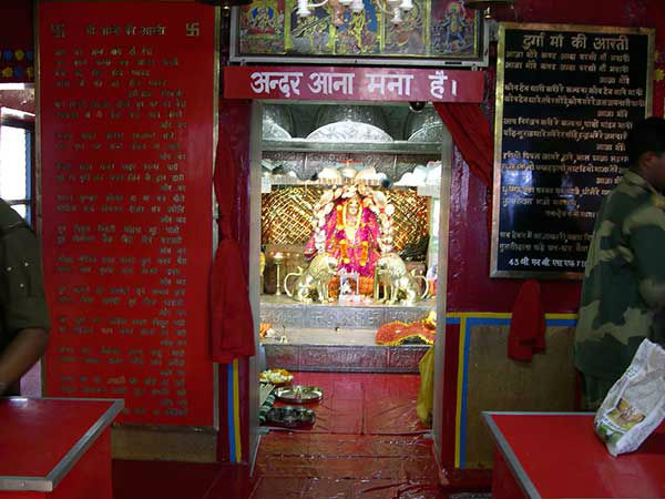 जैसलमेर से 120 किलोमीटर दूर