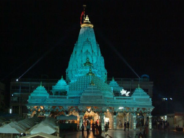 अलग हटकर है यह मंदिर