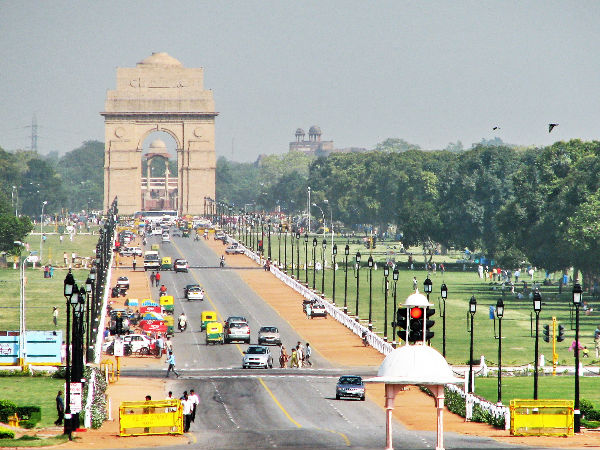 दिल्ली घूमे और ले शॉपिंग का मजा