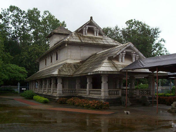 चंद्रनाथ स्वामी बसदी