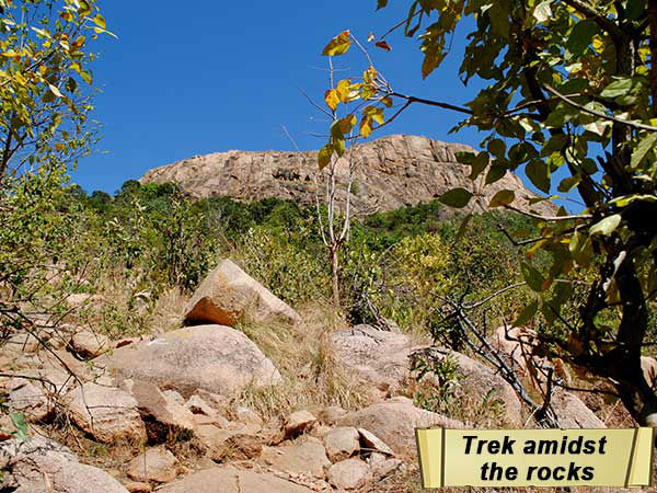 मकालिदुर्ग ट्रैक पर जरूर करें ये काम
