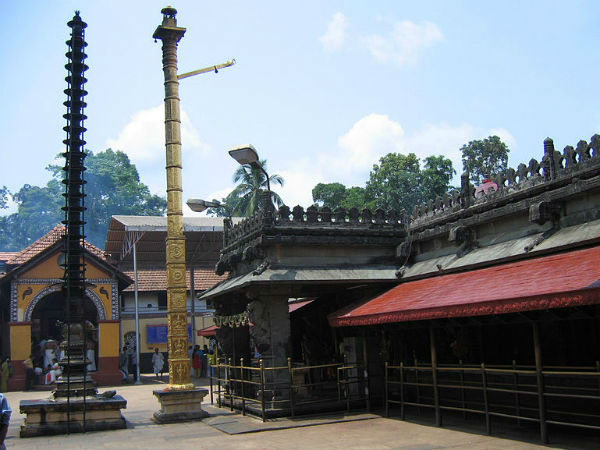 कोल्लूर मूकांबिका मंदिर