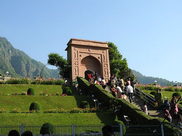 चश्म - ए - शाही गार्डन