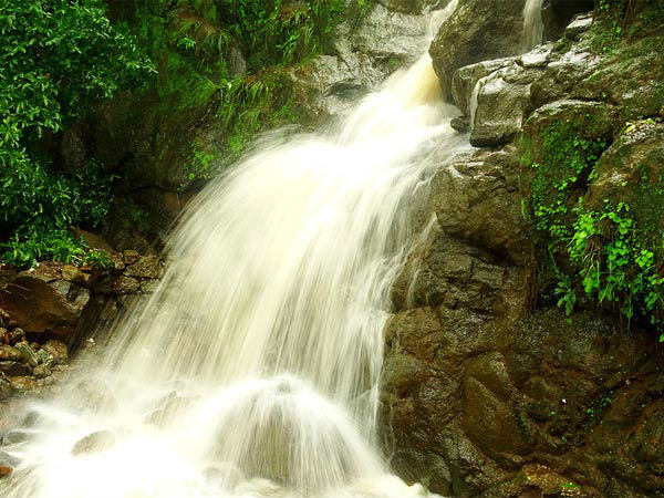 पिलुछा ढबढबा झरना