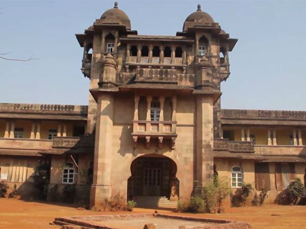 जव्हार में जय विलास महल