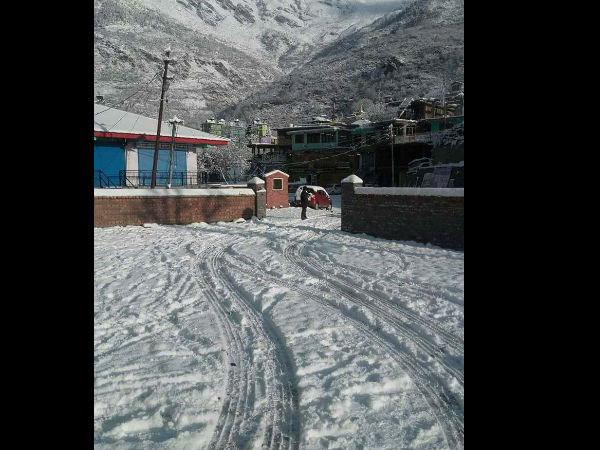 मनाली में बर्फबारी