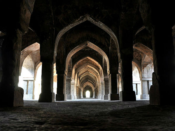 खिड़की मस्जिद, दिल्ली