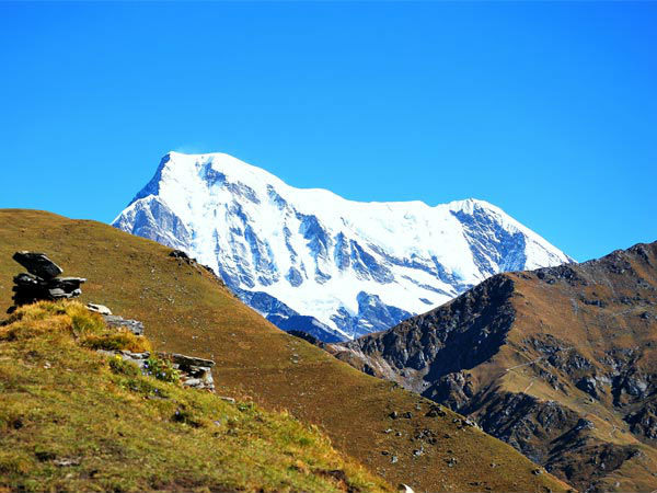 उत्तराखंड की पहाडियों में ट्रैकिंग