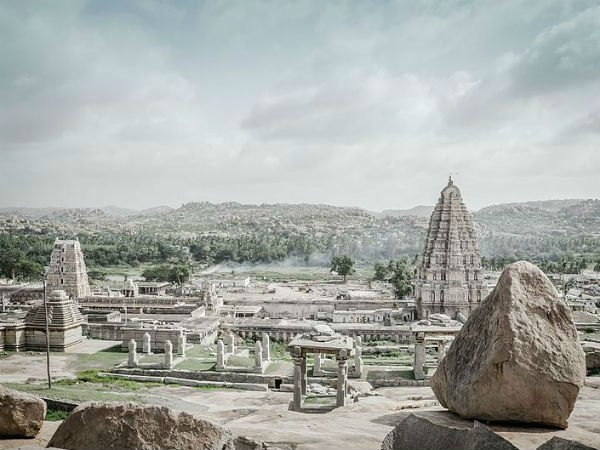 हेमकूटा पर्वत पर सनसैट का नज़ारा