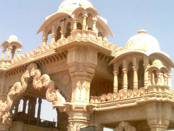 गुजरात के सबसे महंगे और आकर्षक मन्दिर