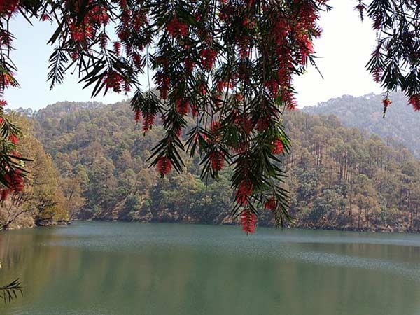 झील के मुख्य आकर्षण