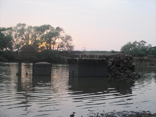 पंच नदियों का मिलन स्थल पंचगंगा घाट