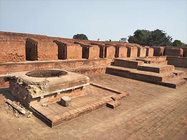 क्यों आएं नालंदा