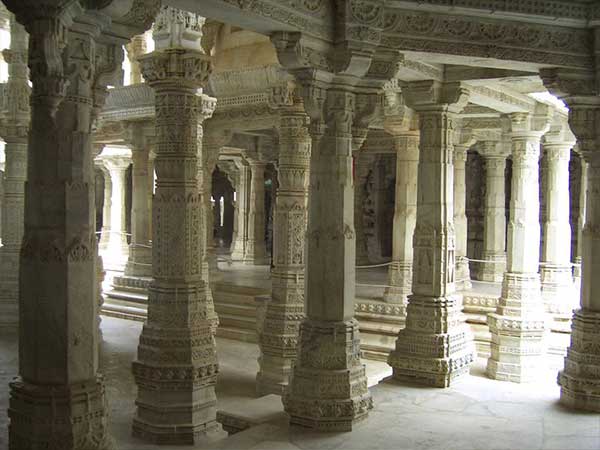 खम्भों का रहस्य