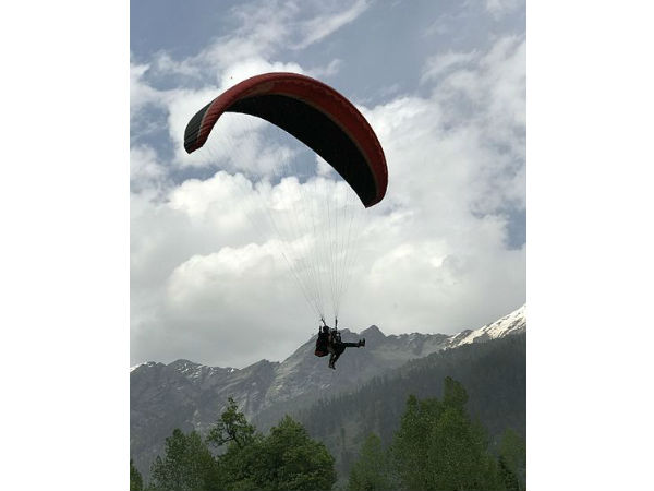 पैराग्लाइडिंग