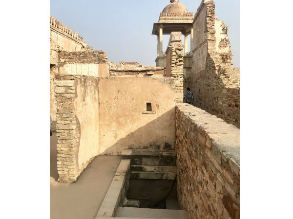 रतन सिंह की मौत, महिलायों ने किया जौहर
